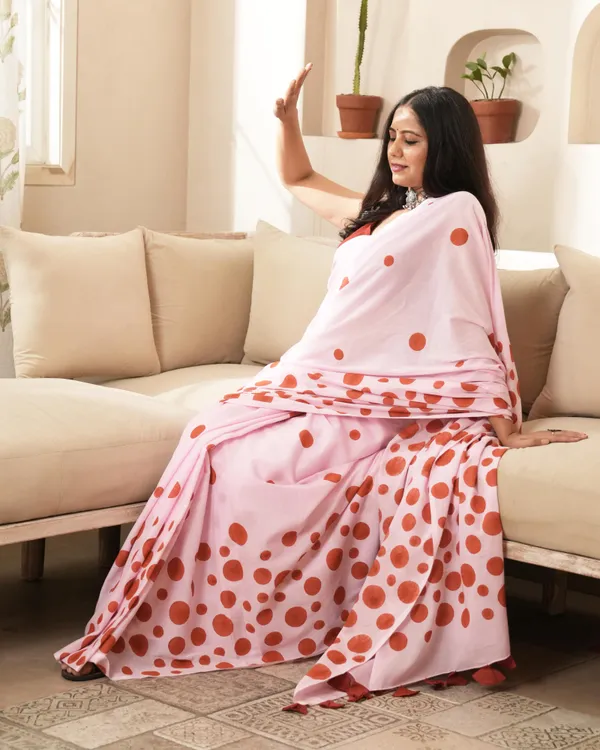 Pink_Cotton_Polka_Dot_Printed_Mul_Saree_With_Tassels_For_Women